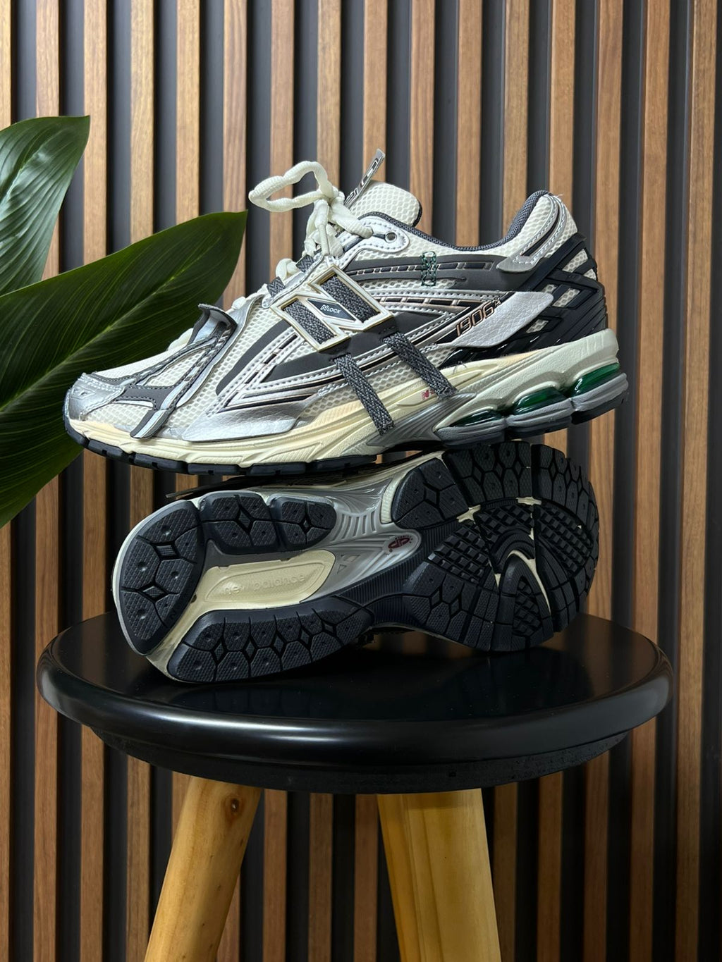 NEW BALANCE 1906A