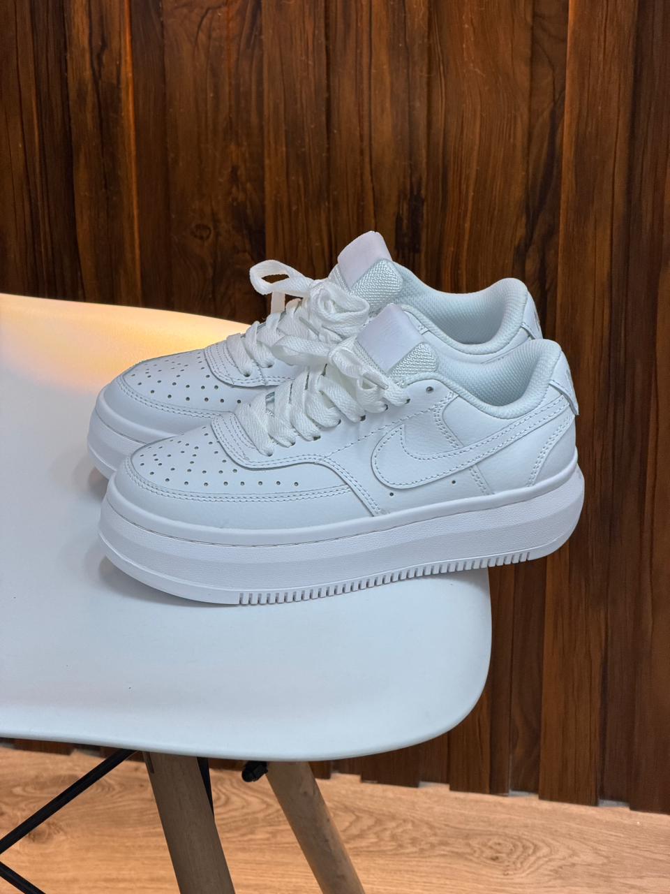 NIKE COURT VISION ALTA