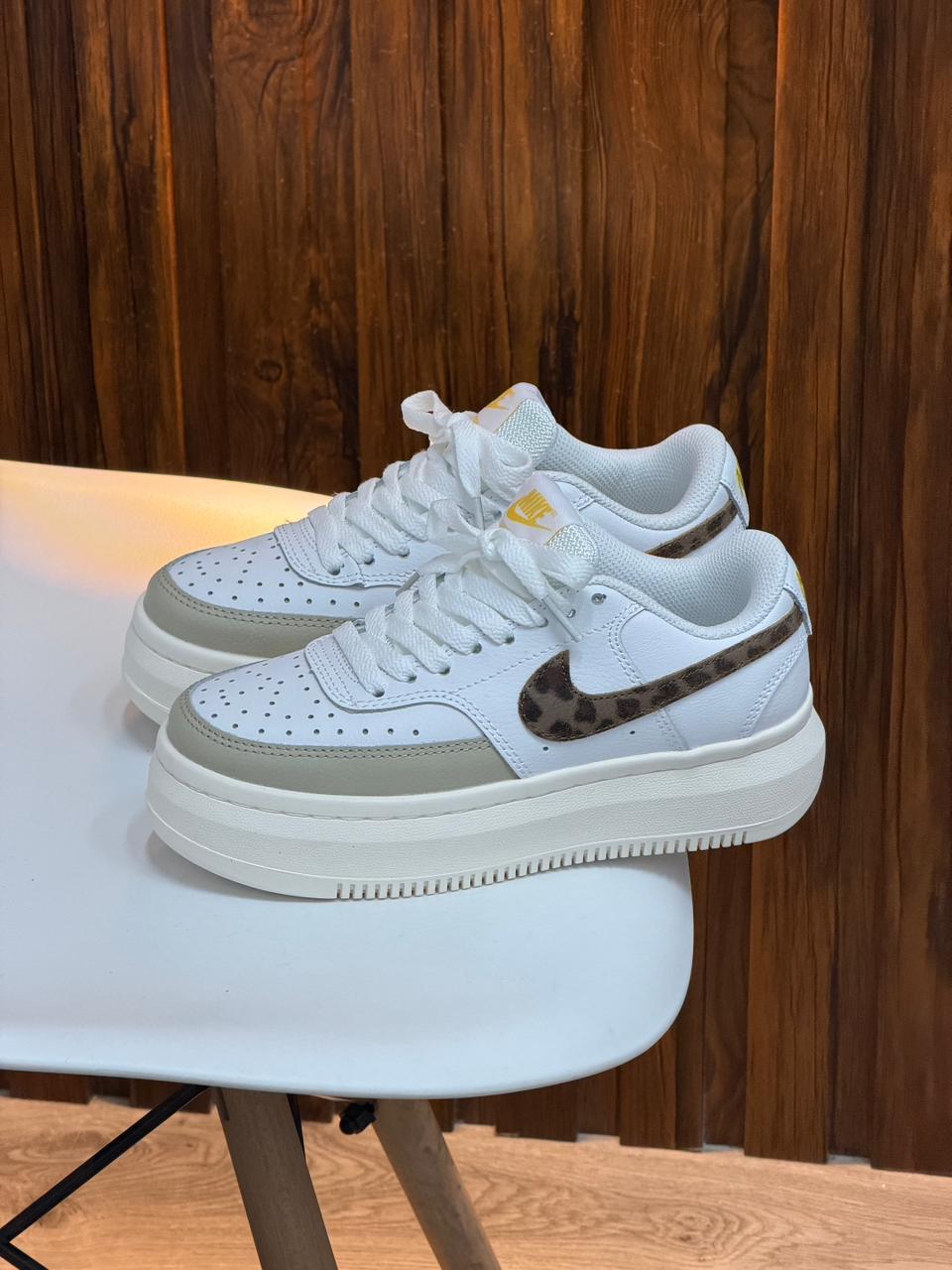 NIKE COURT VISION ALTA