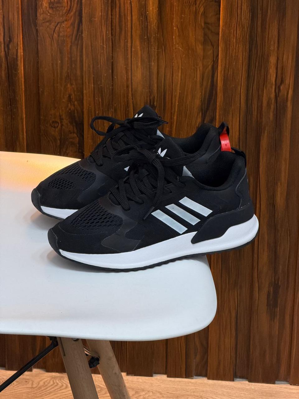 ADIDAS PATH NEGRAS