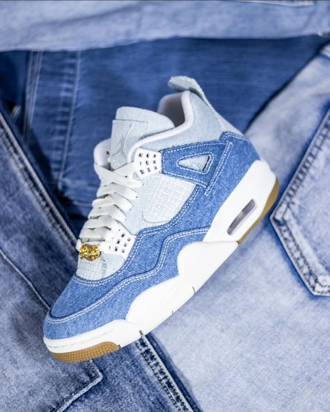 AIR JORDAN 4 RETRO