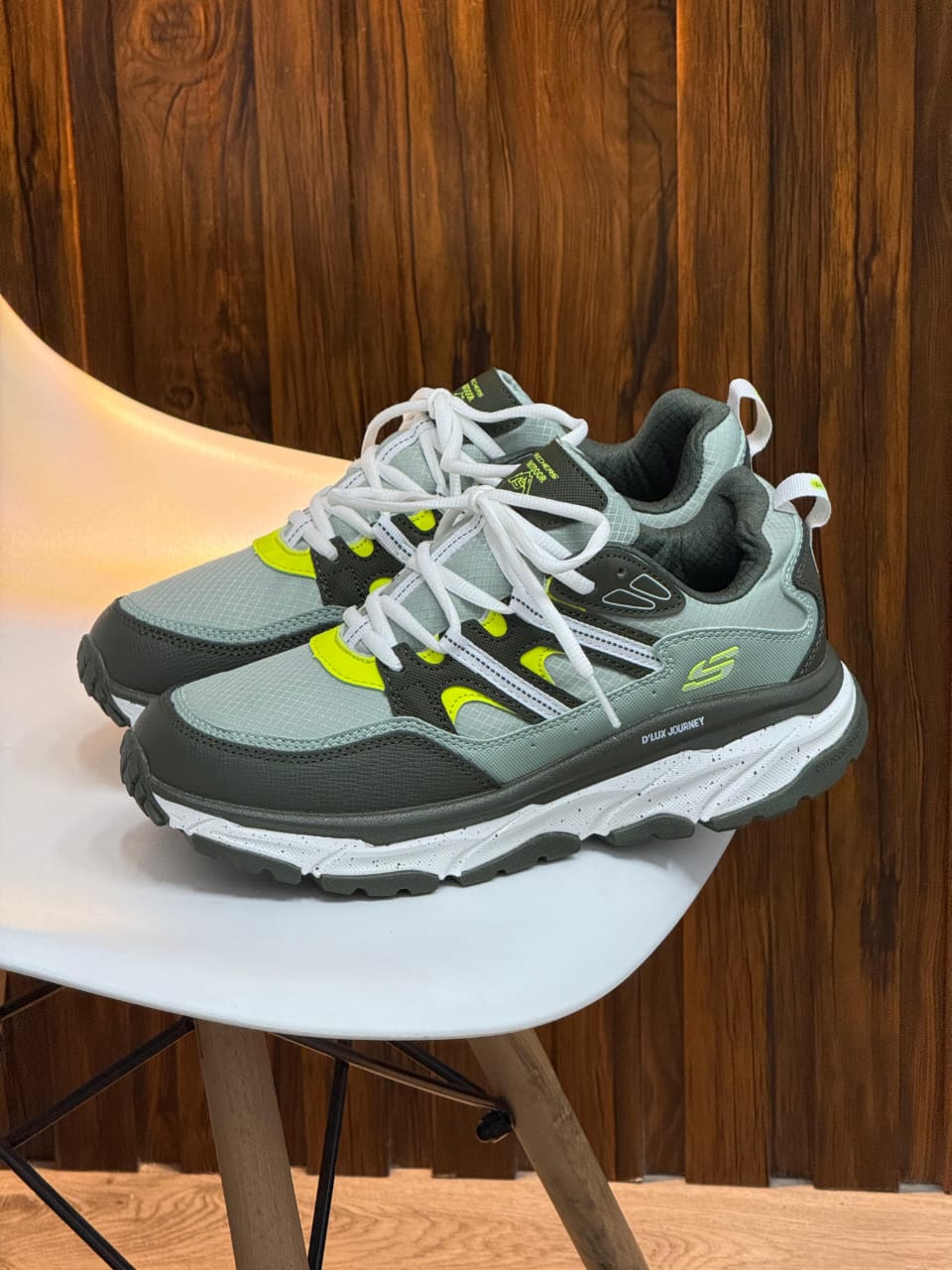 D'LUX JOURNEY SKECHERS