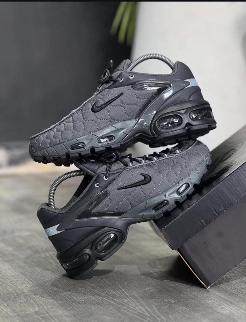 NIKE AIR MAX TAILWIND