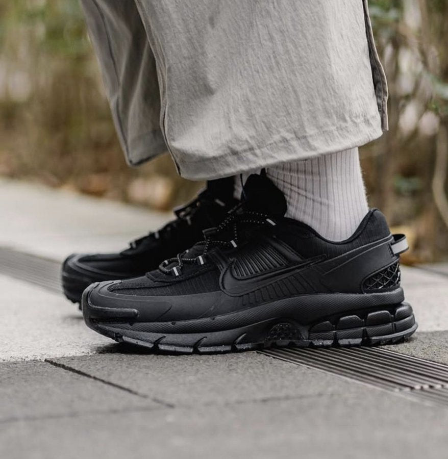 NIKE ZOOM VOMERO ROAM