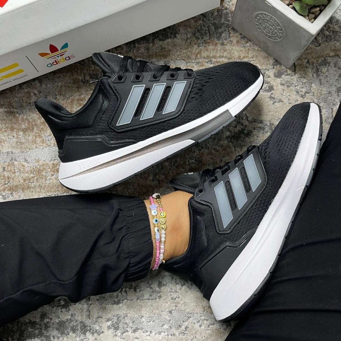 ADIDAS EQ21 RUN