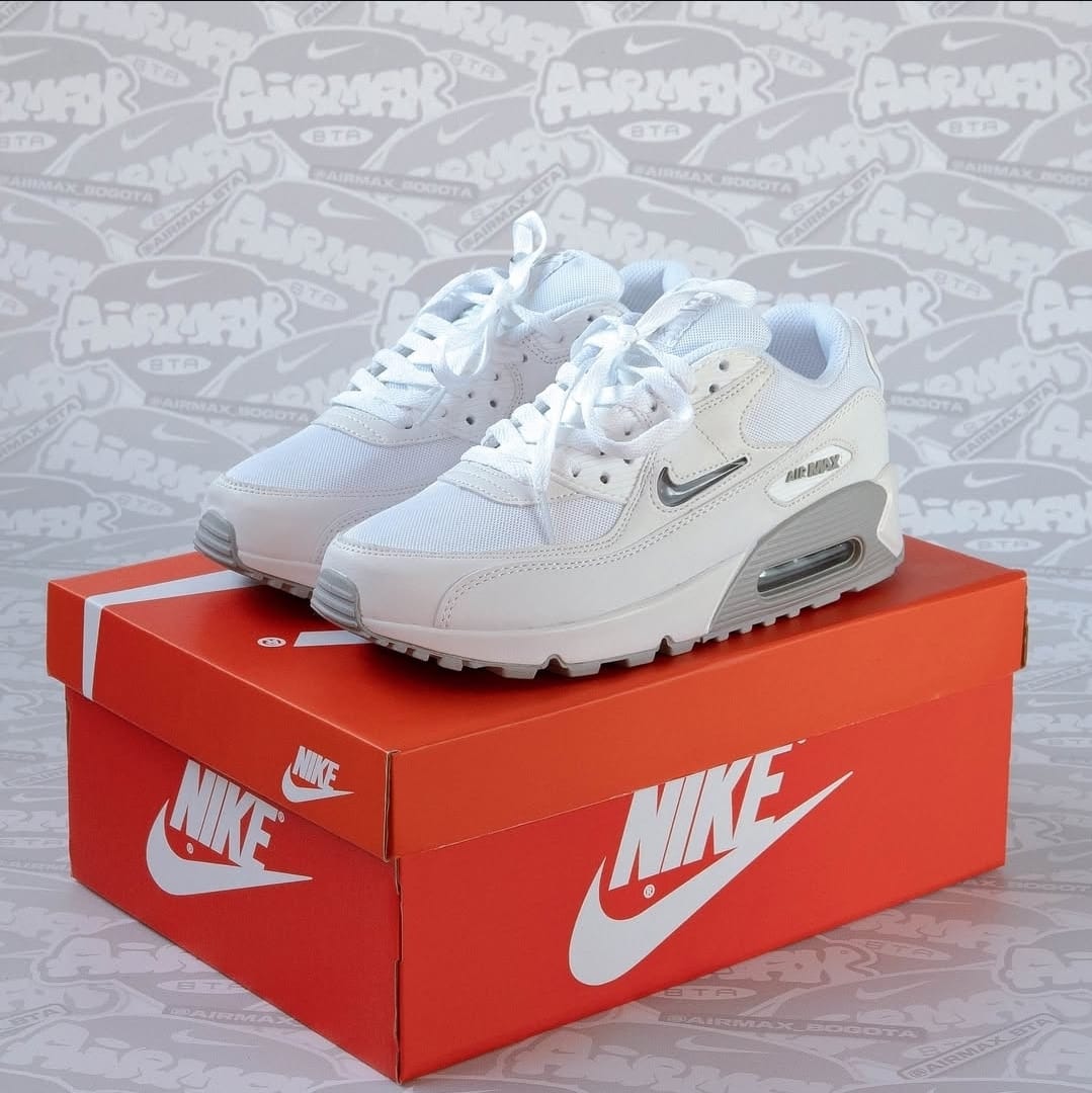 NIKE AIR MAX 90