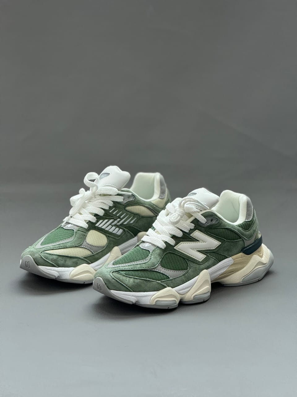NEW BALANCE 9060