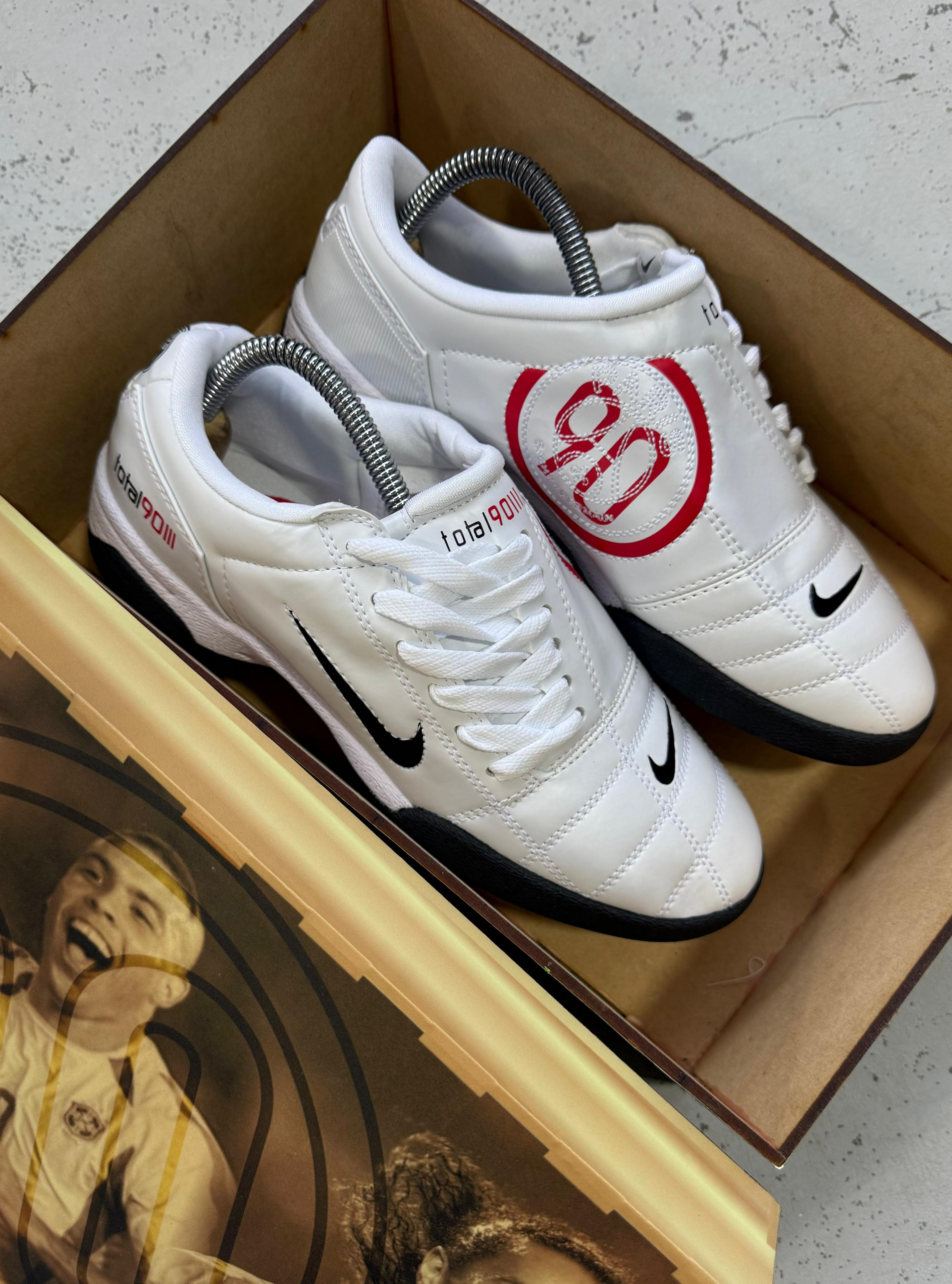 NIKE TOTAL 90