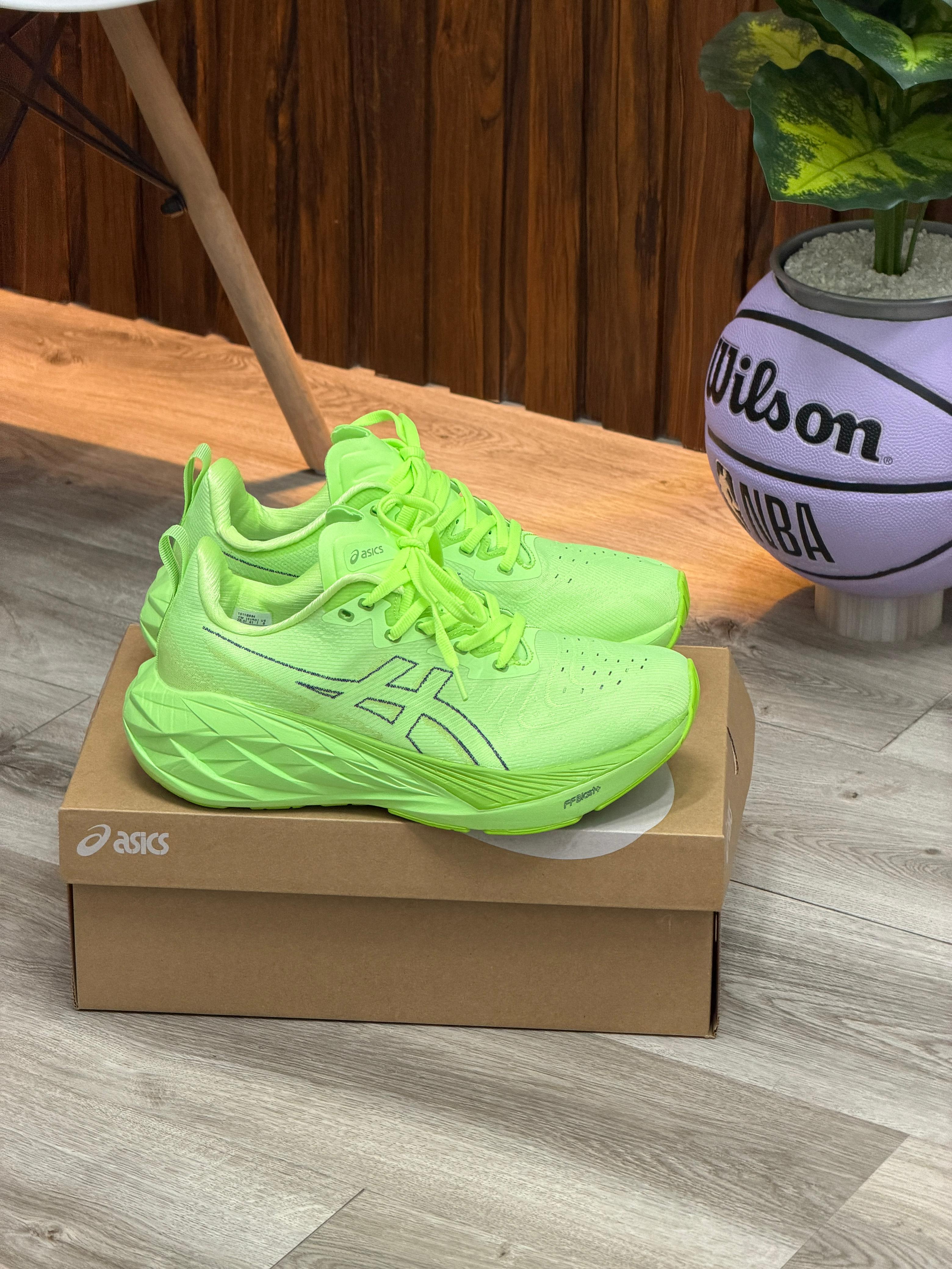 ASICS NOVABLAST 4