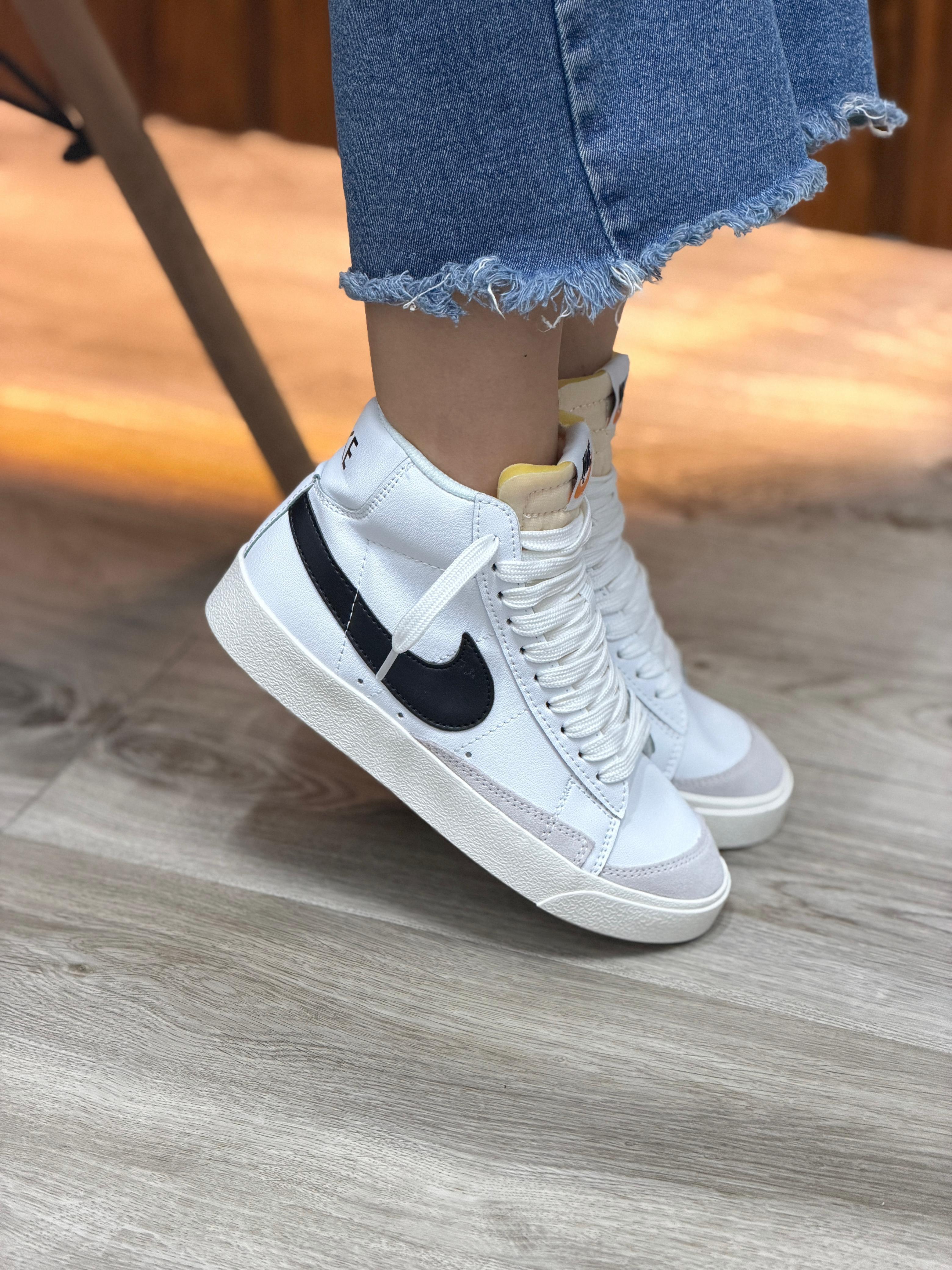 NIKE BLAZER MID '77 VINTAGE.