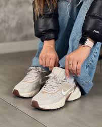 NIKE V2K RUN